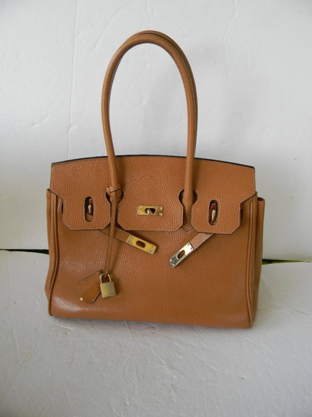 WM'S TAN BROWN PEBBLE LEATHER LOCK/KEY SATCHEL